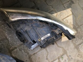 Predám pravý predný svetlomet Audi Q7 (4L) - 5