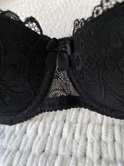 ČIERNA ČIPKOVANÁ PODPRSENKA - 5