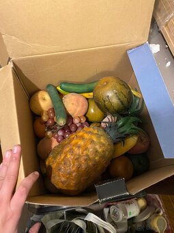 Predám plastové jedálenské veci - 5