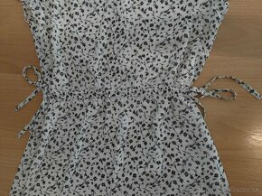 Letné biele šaty s čiernym kvetinovým vzorom (H&M) - 5