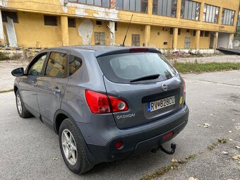Nissan Qashqai 2,0benzin 4x4 - 5