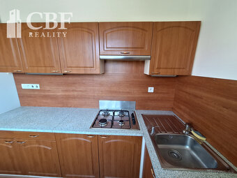 ZNÍŽENÉ  3-IZBOVÝ BYT NA PREDAJ SÍDLISKO JUH  - 5