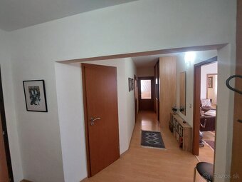 Predám priestranný 3 izbový byt v Trenčianskych Tepliciach. - 5