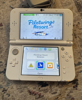 Nintendo New 3DS XL - 5