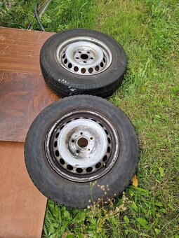 Predám pneumatiky a kolesá 205/75 R16 C 70 psi, 6 1/2Jx16H2 - 5