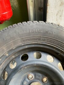 Lacno predam zimne pneu 195/65 R15 na plechovych diskoch - 5