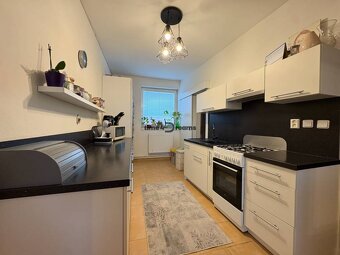 Na predaj: 3 izb.byt + záhradka + pivnica + komora - 5