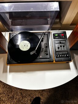 Gramofon Tesla s reproduktormi - 5