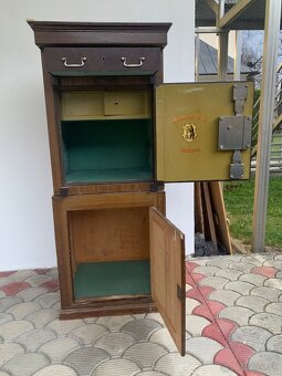 Funkčný starožitný trezor - 5