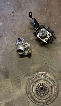 Vsetko komplet za 100e Ford Fiesta MK7 1.25 benzín - 5