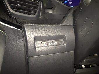 Peugeot e2008 GT, 03/2021 Electric 100kW, 50kWh - 5