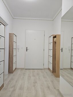 NA PREDAJ 3 IZBOVÝ BYT BRATISLAVA - 5