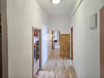 3 - IZBOVÝ BYT - MICHALOVCE / NÁMESTIE OSLOBODITEĽOV - 5