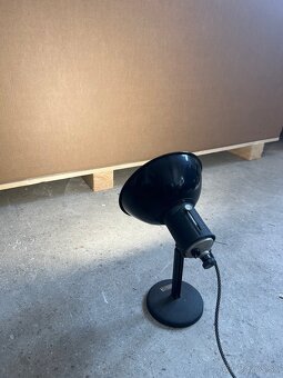 Predam funkčnú starú štúdiovu lampu. Odber cez deň v BA - 5