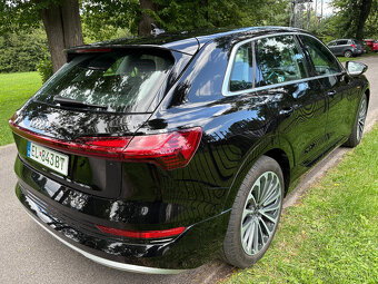 Audi e-tron 50 quattro 4x4 100% batéria - 5
