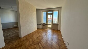 NA PREDAJ posledný štýlový byt v centre Nitry - 5