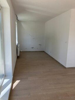 Predám 3 izbový byt - novostavba Ladce - 5