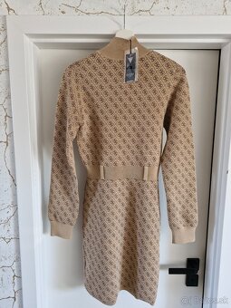 NOVE Guess a DKNY monogram logovane zimne saty - 5