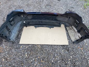 Predám zadný nárazník VW Passat B7 - 5