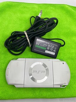 Sony PSP 1004 Playstation Portable WHT. - 5