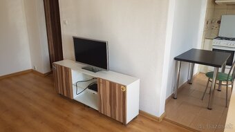Predám 1 izbový byt na Boženy Nemcovej - 5