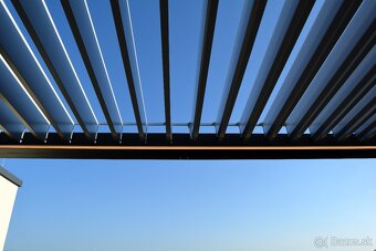 Pergola s otočnými lamelami 0 ° až 135 ° - 5