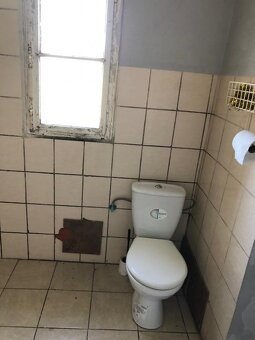 IBA U NÁS Na predaj starší 2-izbový rodinný dom s garážou - 5