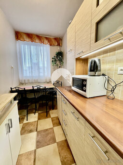 Reality KOMPLEX s.r.o. Vám ponúka 3-izbový byt s loggiou po  - 5