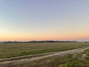 Veľký Pozemok 45 172 m² pri Malých Levároch - 5