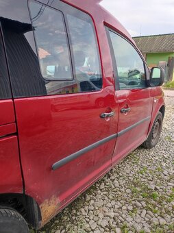 VW Caddy 1.9 TDi rozpredám lacno - 5