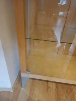 Sklenená policová vitrína - 5