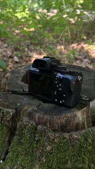 Sony Alpha ii + adaptér a 4 batérie - 5