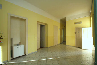 Prenájom priestorov na 1. poschodí Dom Módy na Nám. gen. M. - 5