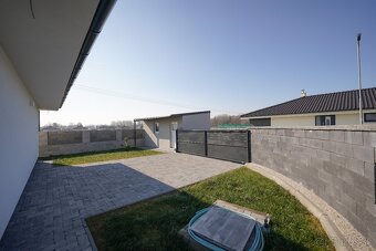 Bungalov 4 izb., blízko hrádze obec Kalinkovo, 534 m2 - 5