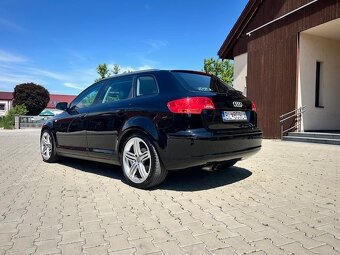 Predám Audi A 3 hatchback 2,0 FSI 5 dverové - 5