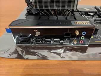 AMD Ryzen 7 7800X3D, B650, 32GB RAM, 1TB NVMe SSD, WiFi/BT - 5