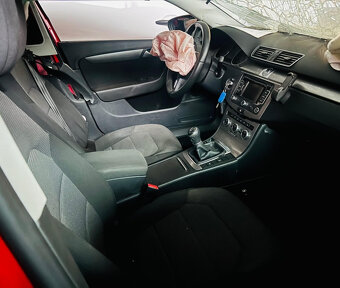 Volkswagen Passat Variant 2.0TDi , havarované - 5