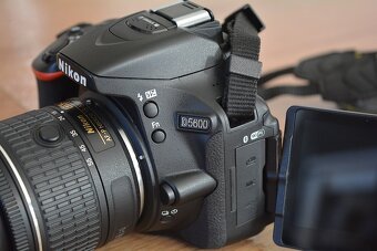 Nikon D5600 wifi BT - dotyk.dis. - VR objektiv AF-P 13tis.sn - 5