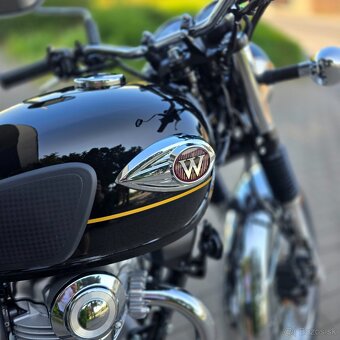 Kawasaki W800 kultový motocykel s kráľovským hriadeľom - 5
