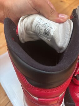Jordan 1 Mid Alternate Bred Toe (Women's) - 5