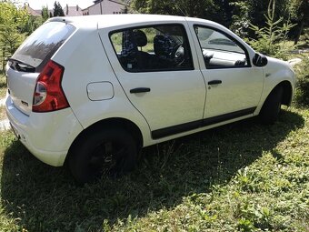 Sandero - 5