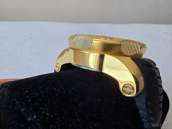 Invicta Venom Gold 1000m - 5