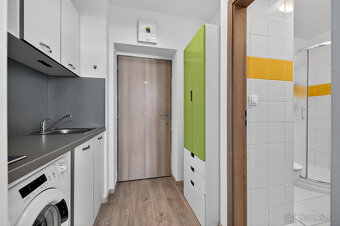 Na Predaj  svetlá zariadená garsónka Podunajských Biskupicia - 5