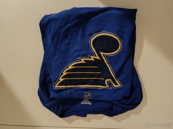 Krabica plný mikín - 5