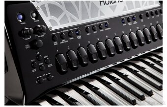 Predám akordeón ROLAND FR 8X - 5