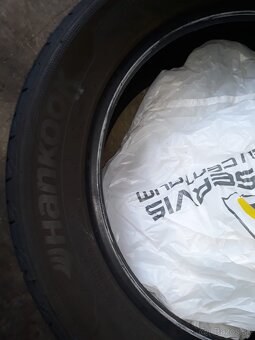 Hankook 215/55/R17 - 5