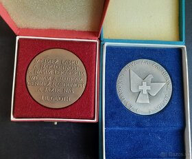 Medaile vyznamenania ČSSR 1 - 5