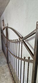 Kovaná brána, bránka a plotové dielce - 5