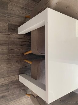 Jedálenský stôl - 5