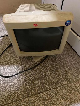 Predám tieto staré retro monitory - 5